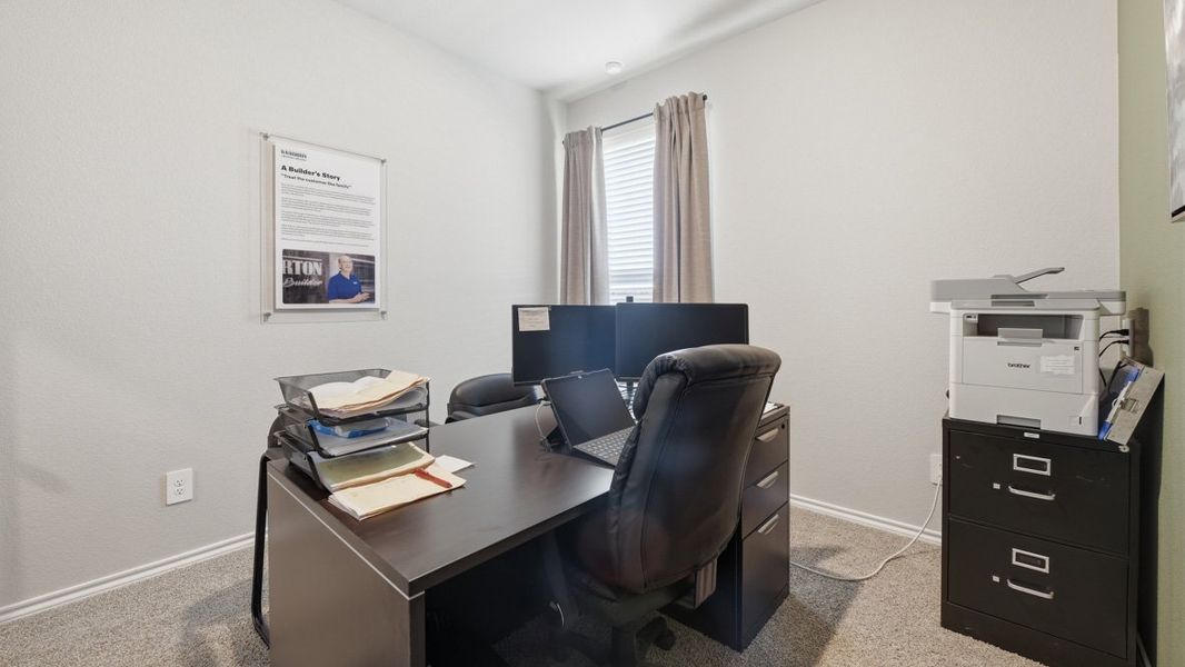 Furnished interior view inside a new home in Trails of Elizabeth Creek, Fort Worth (Image 26).