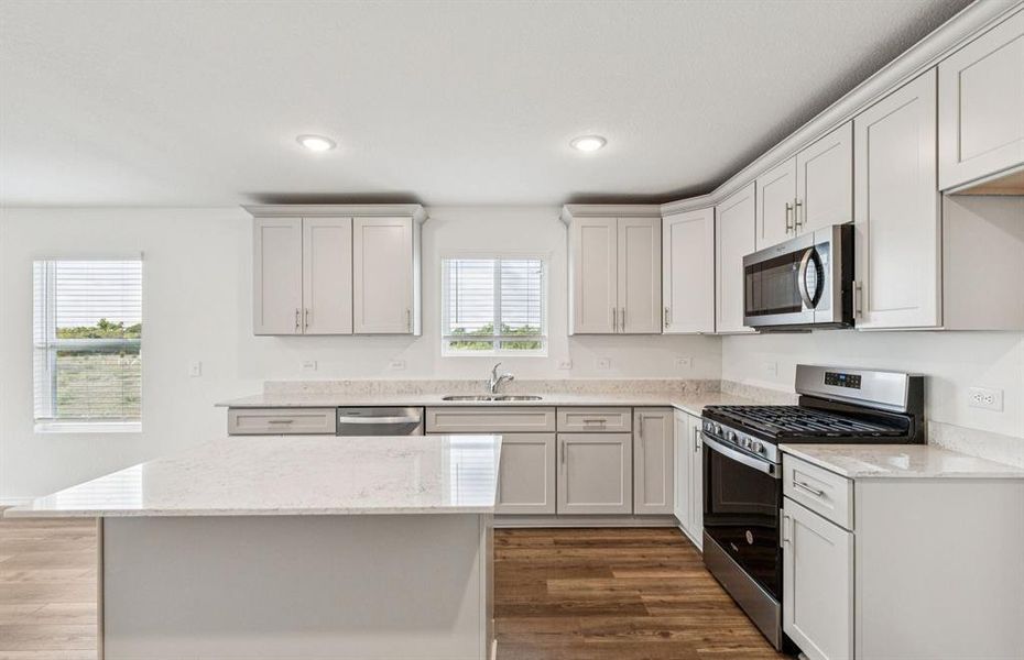 Eat-in island kitchen Eat-in island kitchen