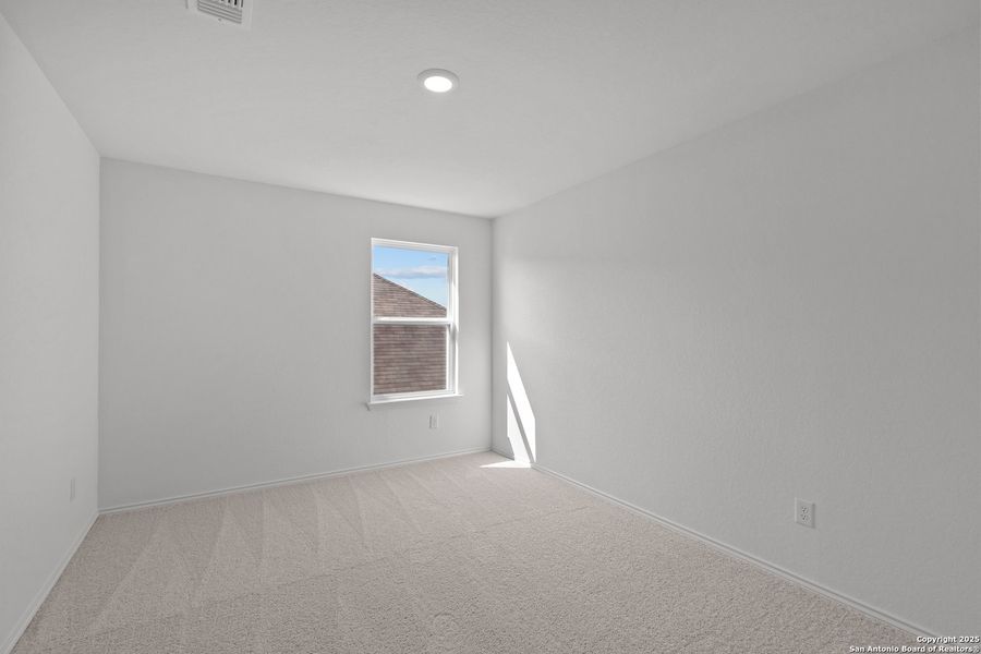 Spacious, unfurnished interior of a new home in Horizon Ridge, San Antonio (Image 22).
