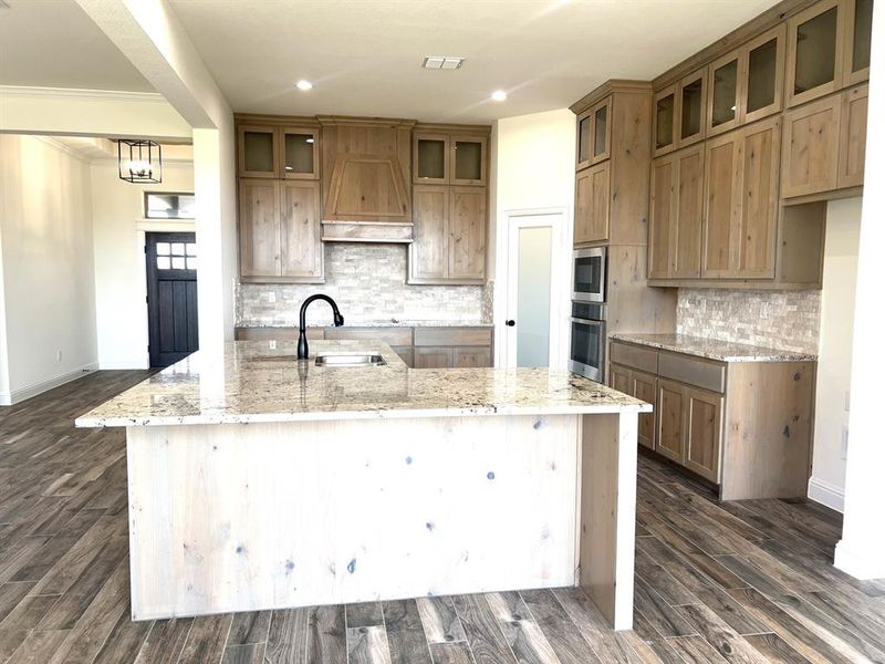 Furnished interior view inside a new home in , Waxahachie (Image 6).