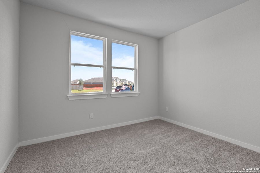 Spacious, unfurnished interior of a new home in Cinco Lakes, San Antonio (Image 17).