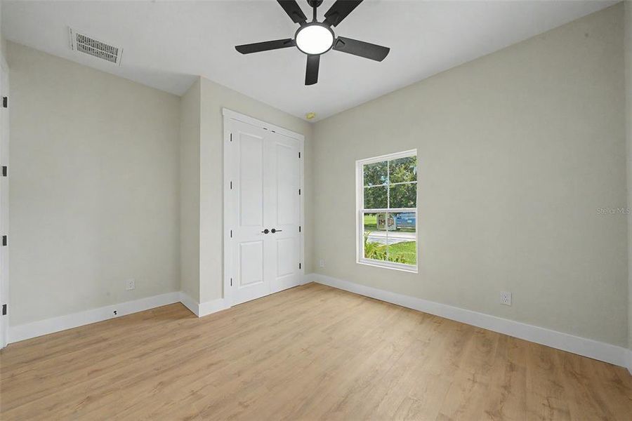 Spacious, unfurnished interior of a new home in , Sebring (Image 43).