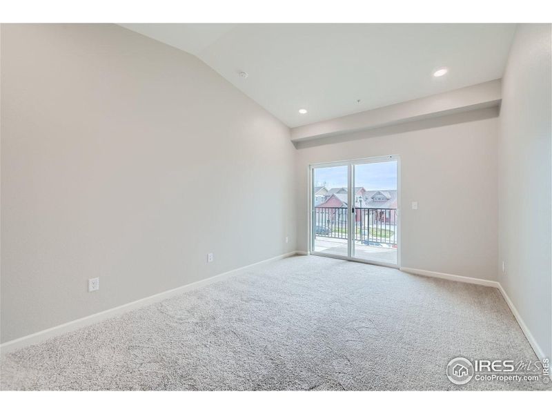 Spacious, unfurnished interior of a new home in , Longmont (Image 11).
