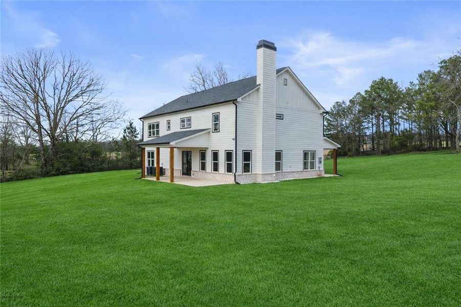 Exterior details and patio area of a home in , Social Circle (Image 4).