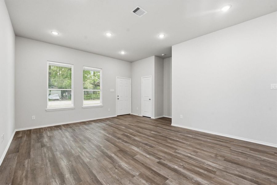 Spacious, unfurnished interior of a new home in , Willis (Image 30).