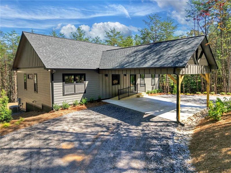 Exterior details and patio area of a home in , McCaysville (Image 20).