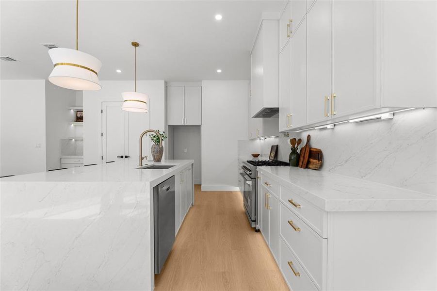 Furnished interior view inside a new home in , Dallas (Image 15). Furnished interior view inside a new home in , Dallas (Image 15).