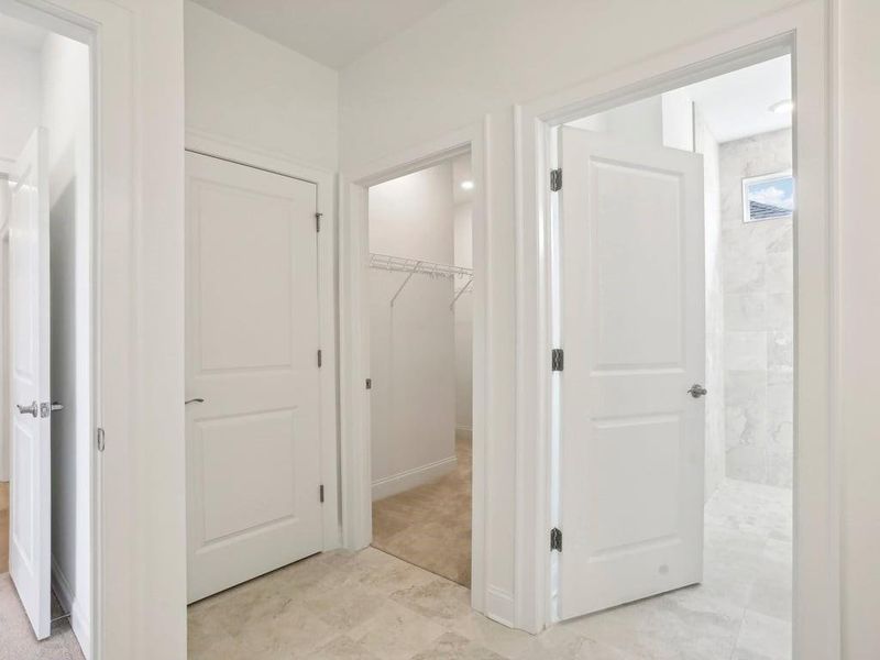 Spacious, unfurnished interior of a new home in , Holly Springs (Image 39).