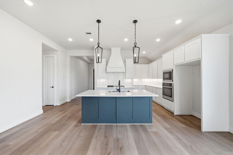 Furnished interior view inside a new home in Chambers Creek, Willis (Image 14).