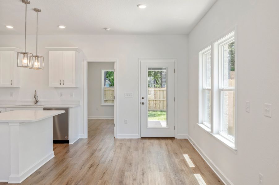 Representative unfurnished interior of a home built from the Franklin by CJL Homes in McCarthy Estates, Defuniak Springs (Image 32).