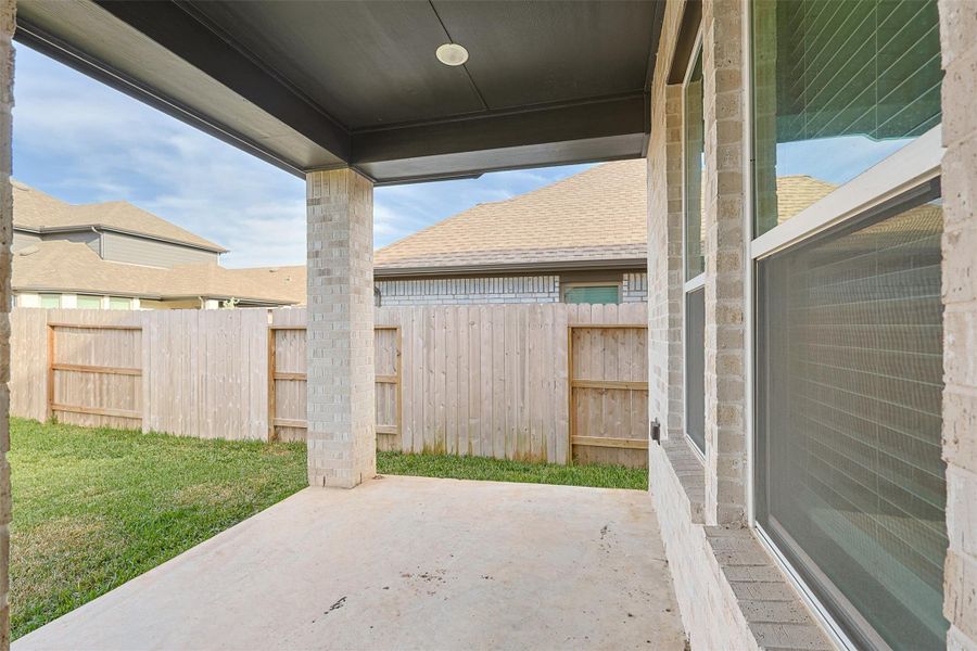 Enjoy sun in the morning and shade all afternoon on the covered patio! Enjoy sun in the morning and shade all afternoon on the covered patio!