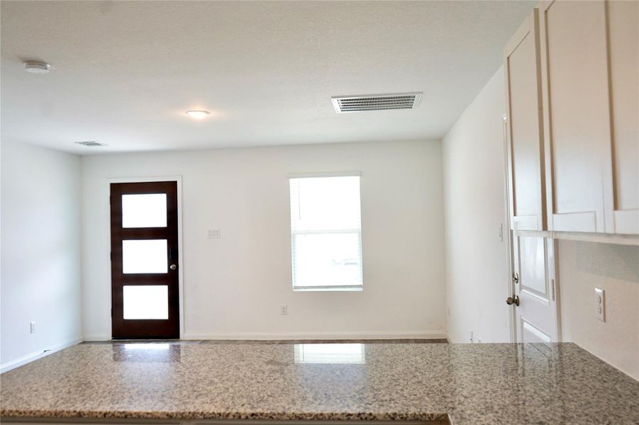 Spacious, unfurnished interior of a new home in , Conroe (Image 11).