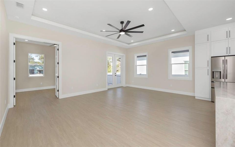 Spacious, unfurnished interior of a new home in , Clearwater (Image 6).