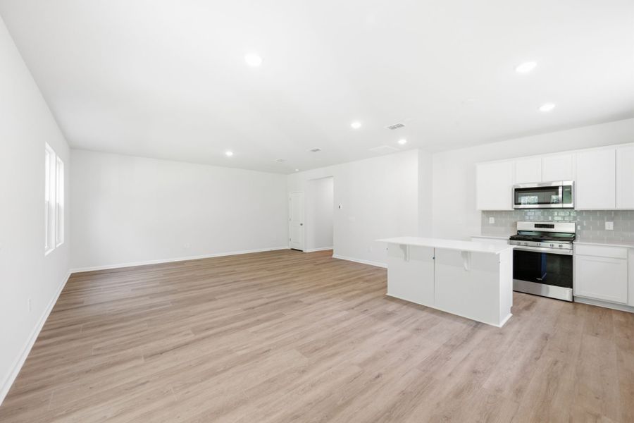 Spacious, unfurnished interior of a new home in Grand Arbor, Blythewood (Image 20). Spacious, unfurnished interior of a new home in Grand Arbor, Blythewood (Image 20).