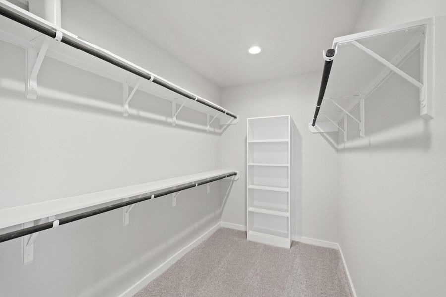 Spacious, unfurnished interior of a new home in Briarwood Crossing, Rosenberg (Image 11).