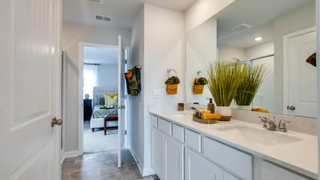Furnished interior view inside a new home in Walnut Ridge, Lebanon (Image 25).