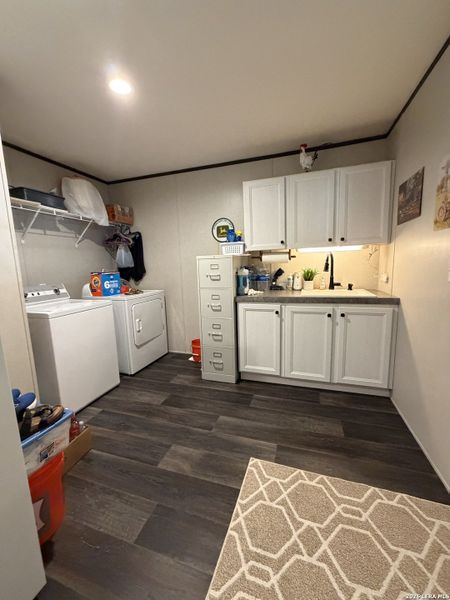 Furnished interior view inside a new home in , Seguin (Image 10).