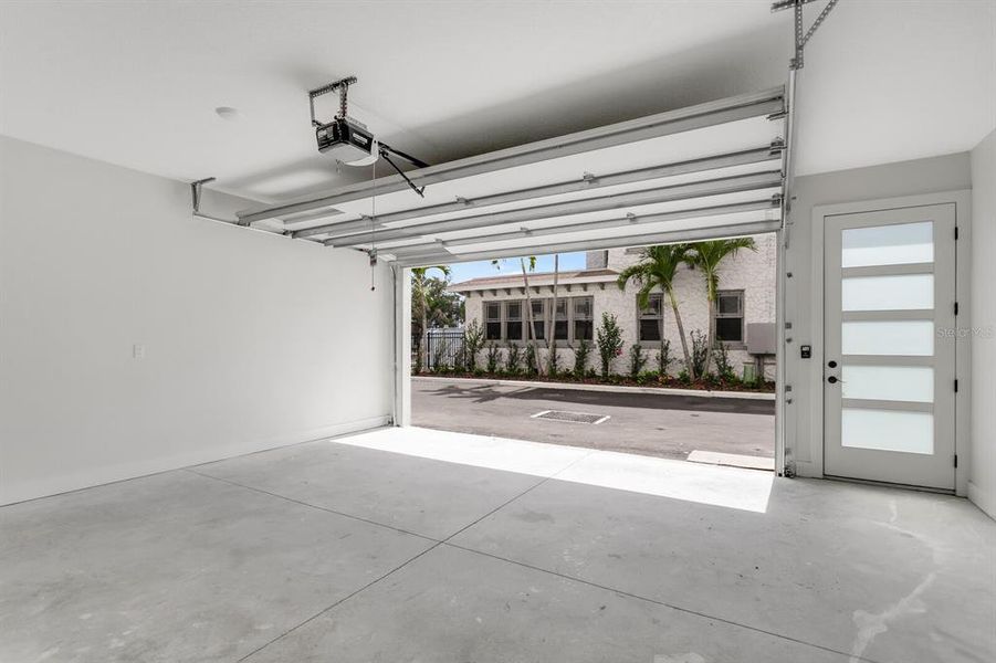 Spacious, unfurnished interior of a new home in , St. Petersburg (Image 19). Spacious, unfurnished interior of a new home in , St. Petersburg (Image 19).