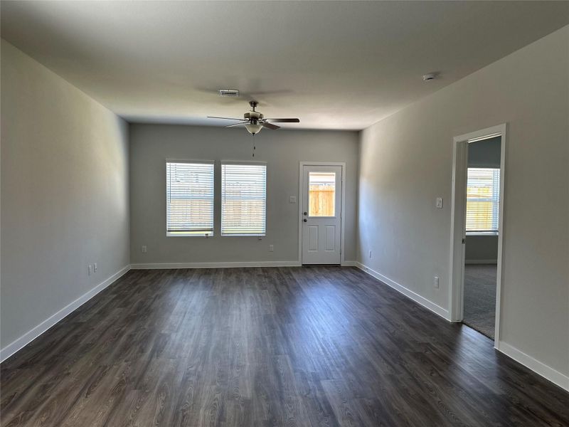 Spacious, unfurnished interior of a new home in Lonestar Collection at Aurora, Katy (Image 20).