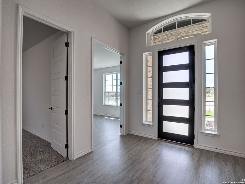 Spacious, unfurnished interior of a new home in The Reserve at Potranco Oaks, Castroville (Image 22).