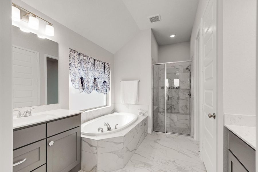 Furnished interior view inside a new home in Meridiana 55', Manvel (Image 24). Furnished interior view inside a new home in Meridiana 55', Manvel (Image 24).