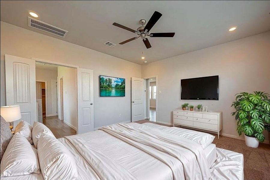 Furnished interior view inside a new home in Crosby Farms, Crosby (Image 7).