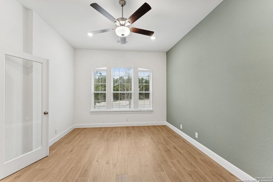 Spacious, unfurnished interior of a new home in Davis Ranch 50', San Antonio (Image 29).