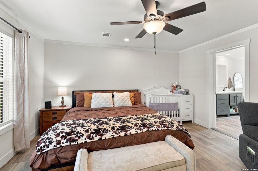 Furnished interior view inside a new home in , La Vernia (Image 17).