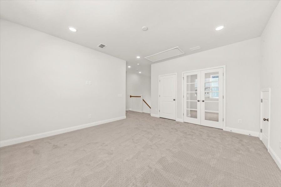 Representative unfurnished interior of a home built from the Royston by Pulte Homes in Point Hope, Charleston (Image 10).