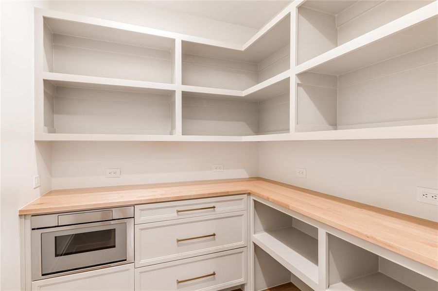 Furnished interior view inside a new home in , Dallas (Image 19).