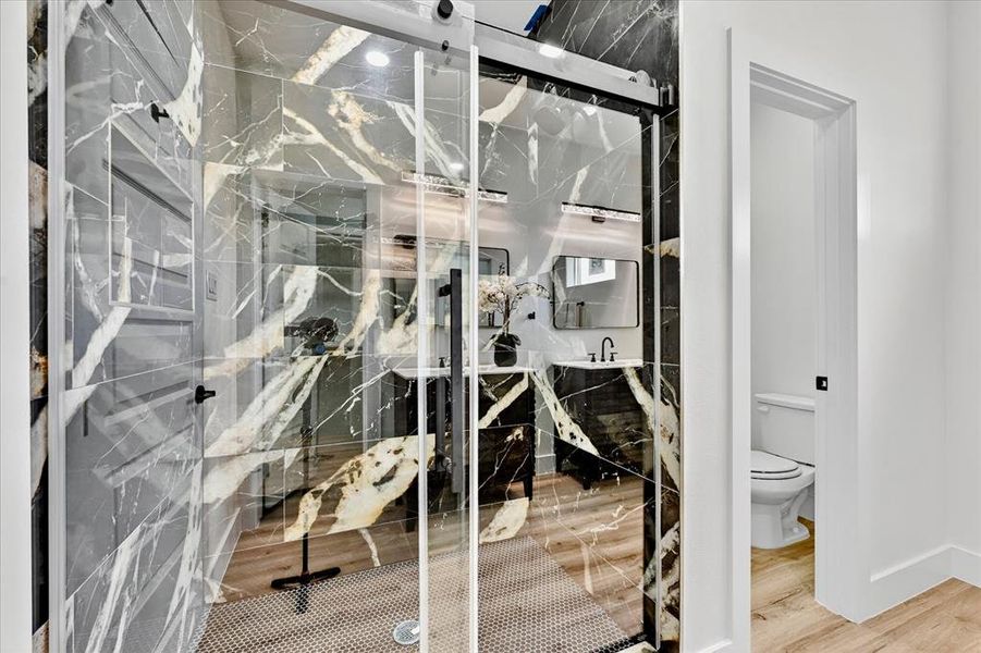 Furnished interior view inside a new home in , Dallas (Image 13).