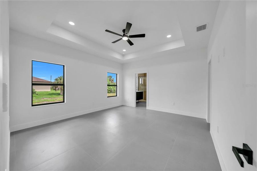 Spacious, unfurnished interior of a new home in , North Port (Image 32).
