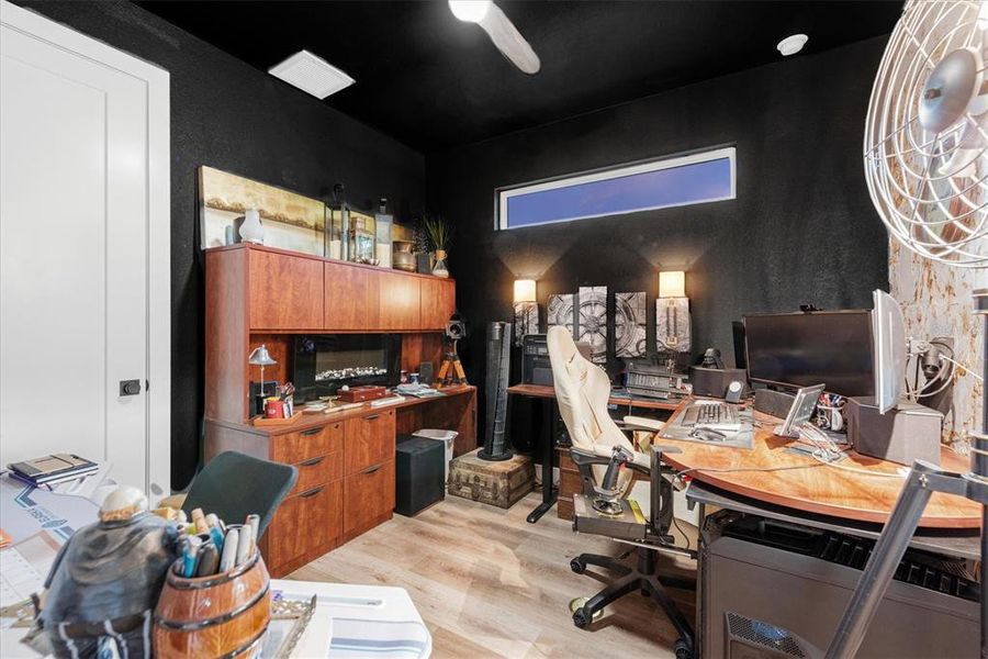 Furnished interior view inside a new home in , Punta Gorda (Image 60).