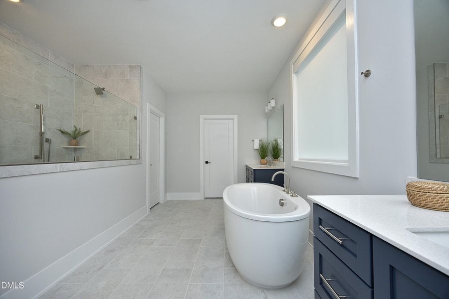 33PrimaryBath 33PrimaryBath