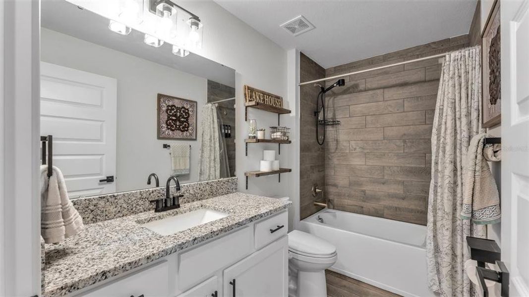 Furnished interior view inside a new home in Lake Juliana Estates, Auburndale (Image 27). Furnished interior view inside a new home in Lake Juliana Estates, Auburndale (Image 27).