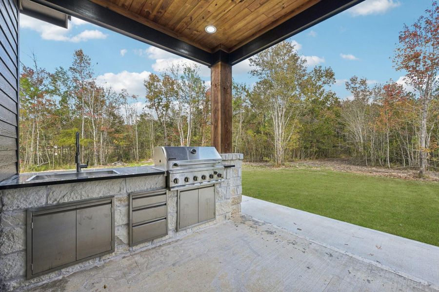 Exterior details and patio area of a home in , Dayton (Image 24).