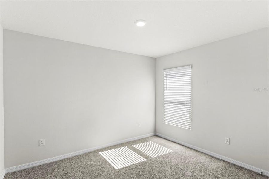 Spacious, unfurnished interior of a new home in Mandarin Grove, Palmetto (Image 24).