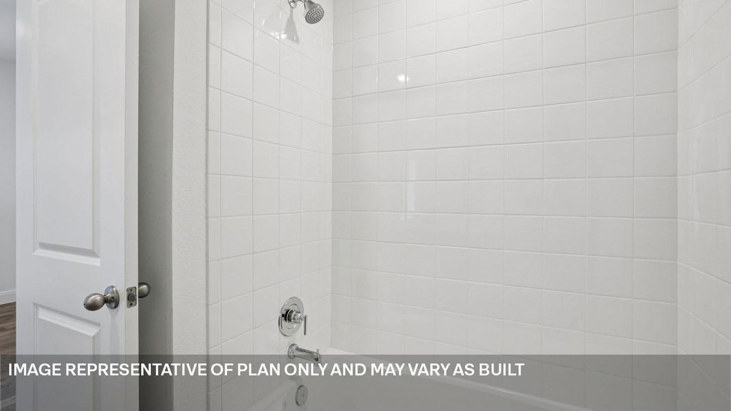 Representative interior finishes for a home built from the The Grayson by D.R. Horton in Railhead, Cedar Creek (Image 10).