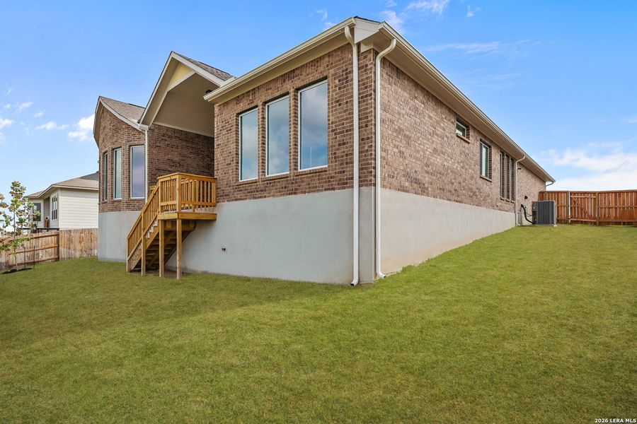 Exterior details and patio area of a home in Homestead, Schertz (Image 4).