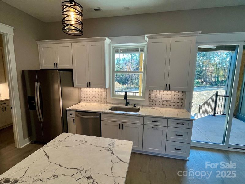 Kitchen / Island Kitchen / Island