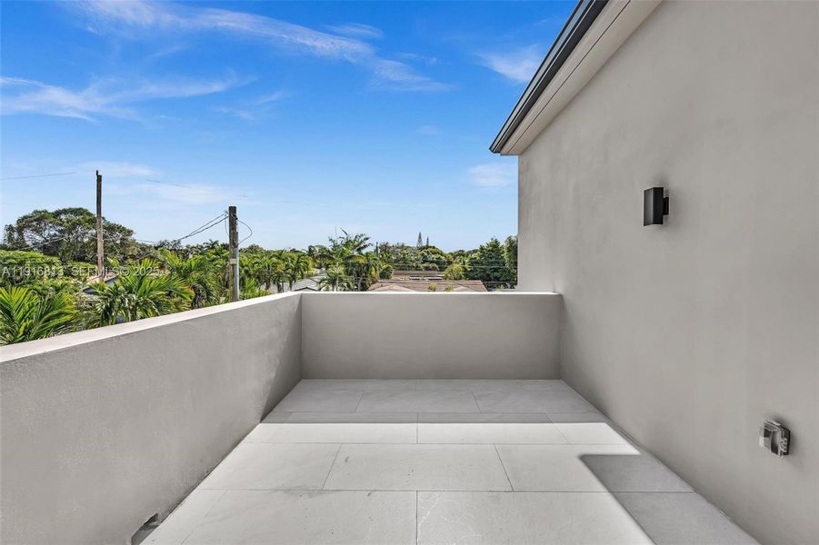Exterior details and patio area of a home in , Miami (Image 34).