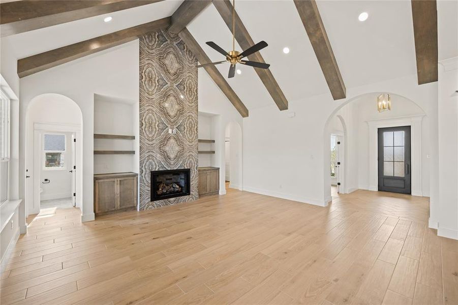 Spacious, unfurnished interior of a new home in Vintage Oaks, Weatherford (Image 33). Spacious, unfurnished interior of a new home in Vintage Oaks, Weatherford (Image 33).