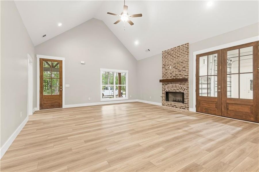 Spacious, unfurnished interior of a new home in , Carrollton (Image 13).