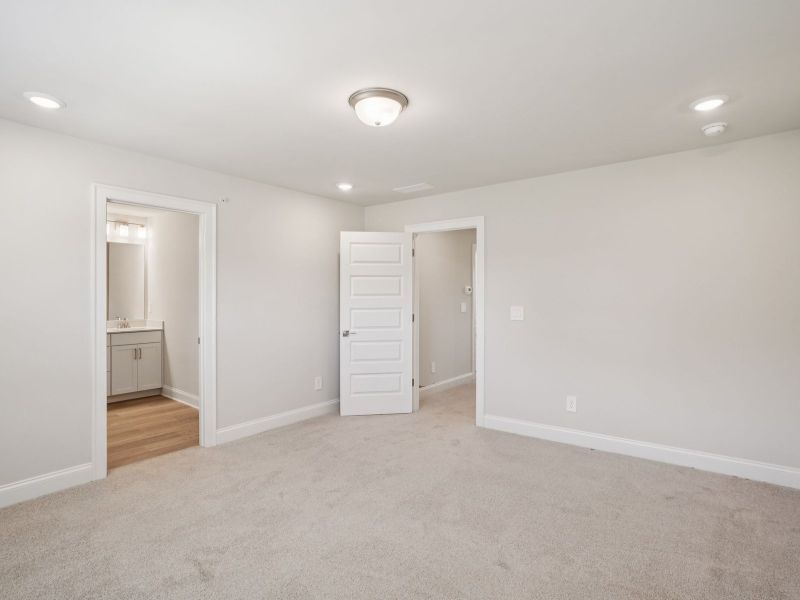 Spacious, unfurnished interior of a new home in Hemingway - Highland Series, Cumming (Image 16).