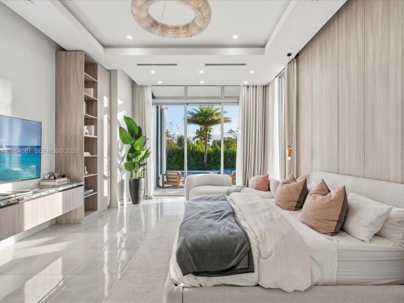 Furnished interior view inside a new home in , Plantation (Image 39).