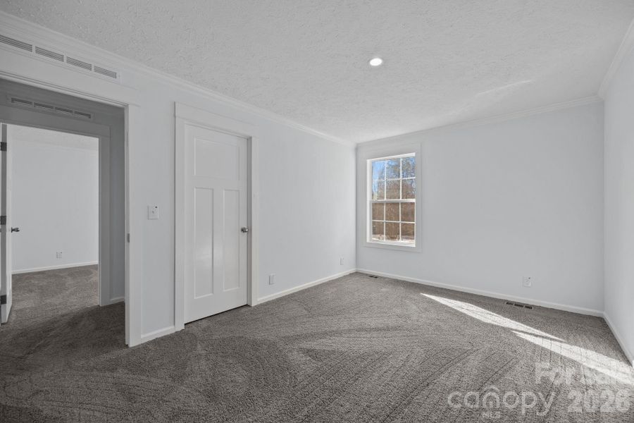 Spacious, unfurnished interior of a new home in , Rockwell (Image 19).