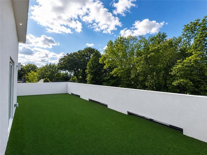 Exterior details and patio area of a home in , Atlanta (Image 25).