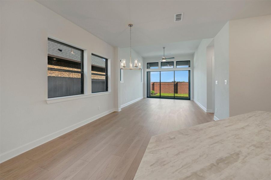 Spacious, unfurnished interior of a new home in Sienna - Grove Collection, Missouri City (Image 20).