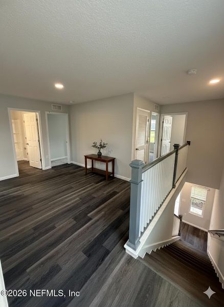 Spacious, unfurnished interior of a new home in , Jacksonville (Image 14).