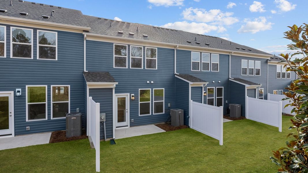 Exterior details and patio area of a home in Bell Glen, Charlotte (Image 20).